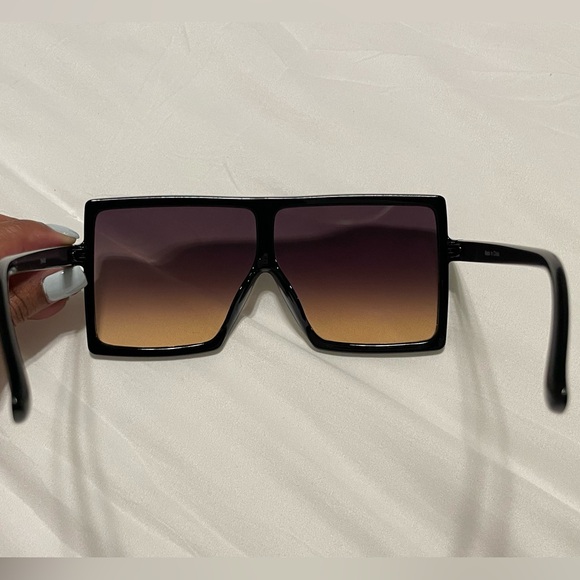 Gradient Oversized Sunglasses - Picture 4 of 6